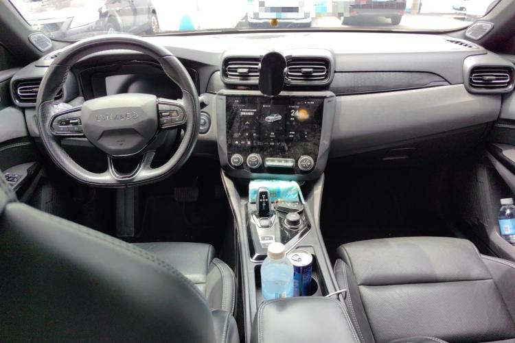 Used Lynk & Co 03 2022 2.0TD DCT JingPro Center Console