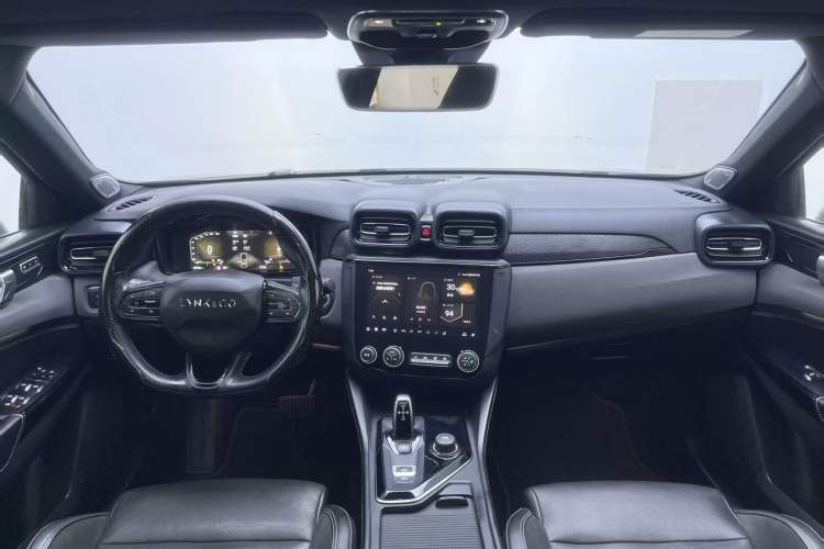 Used Lynk & Co 03 2022 2.0TD DCT JingPro Center Console