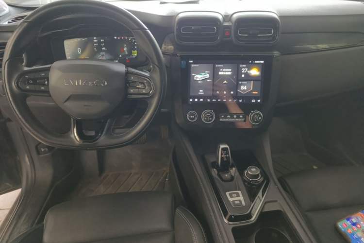 Used Lynk & Co 03 2022 2.0TD DCT JingPro Center Console