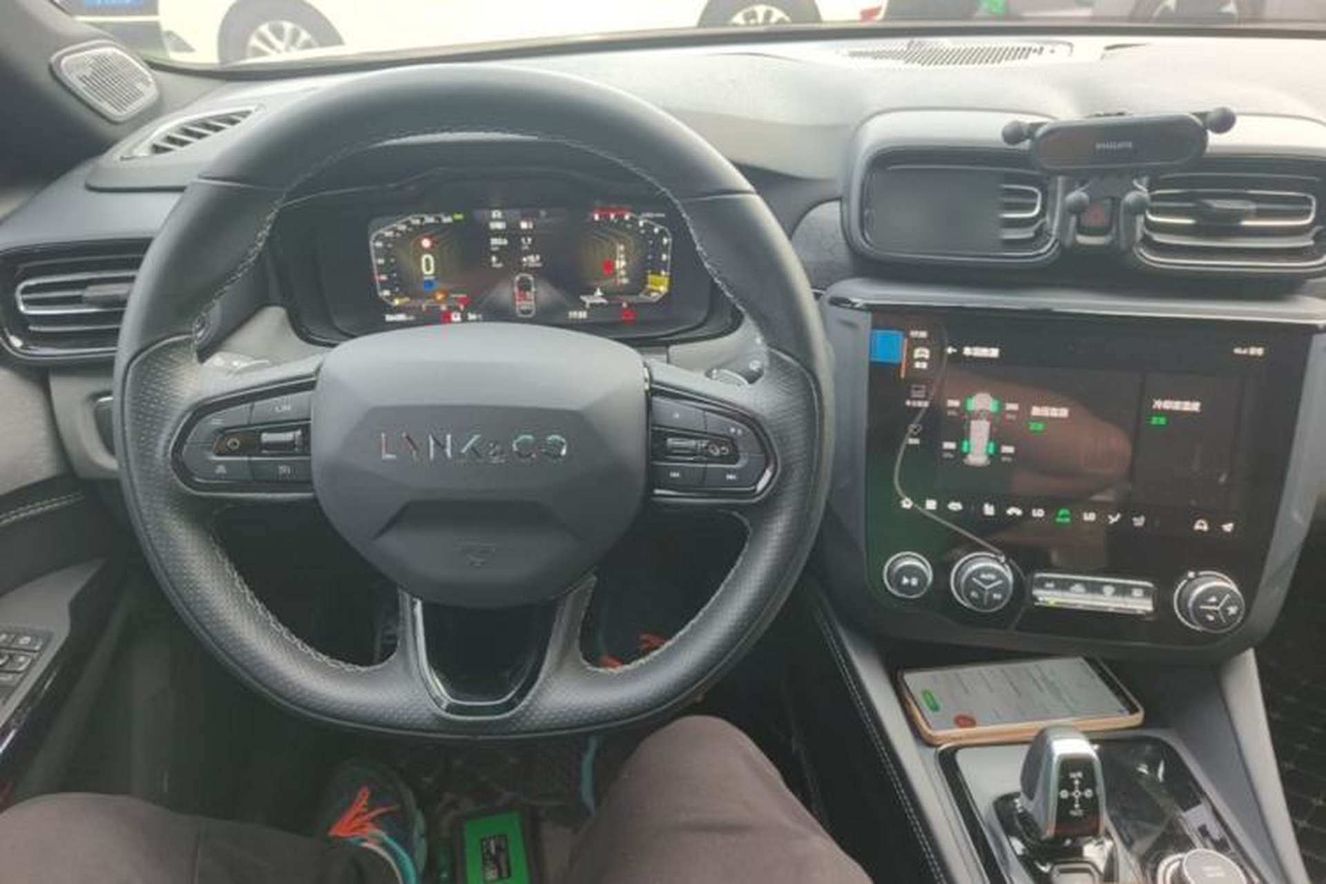 Used Lynk & Co 03 2022 2.0TD DCT JingPro Center Console