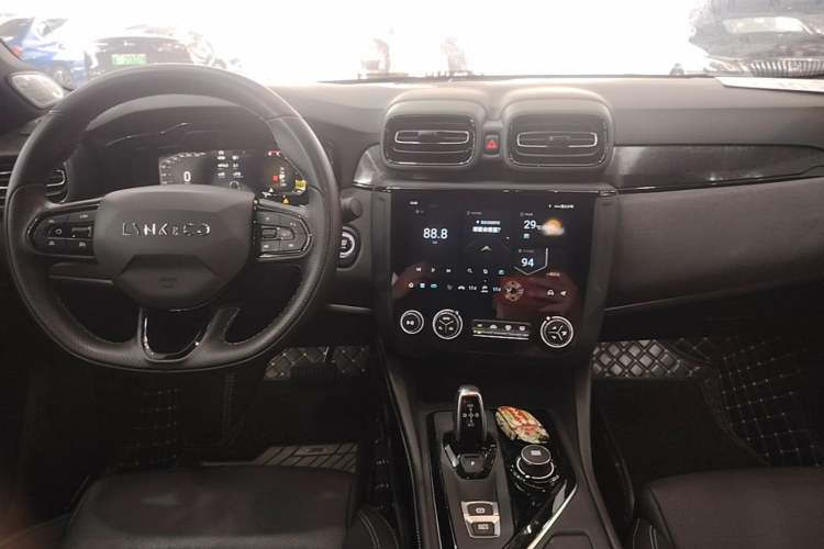 Used Lynk & Co 03 2022 1.5TD DCT JingPro Center Console