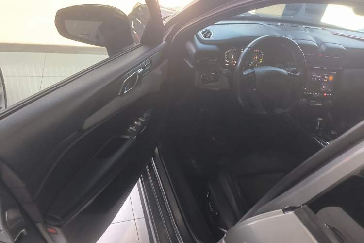Used Lynk & Co 03 2022 2.0TD DCT JingPro Driver Seat