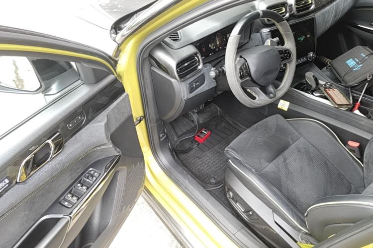 Used Lynk & Co 03 2022 03+ 2.0TD Automatic Performance Package Driver Seat