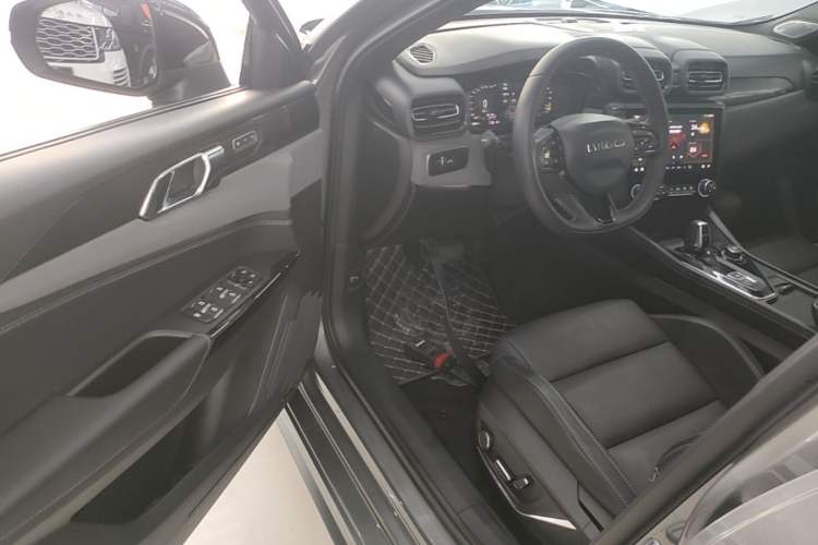 Used Lynk & Co 03 2022 2.0TD DCT JingPro Driver Seat