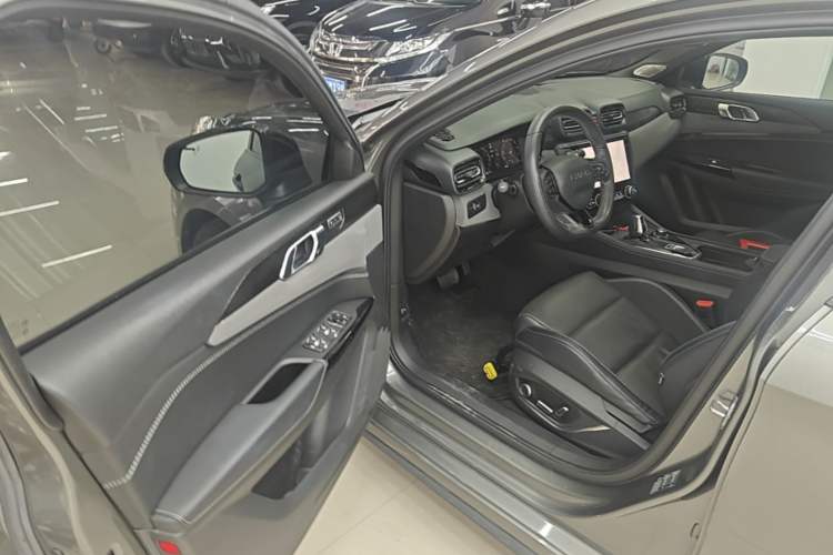 Used Lynk & Co 03 2022 2.0TD DCT JingPro Driver Seat
