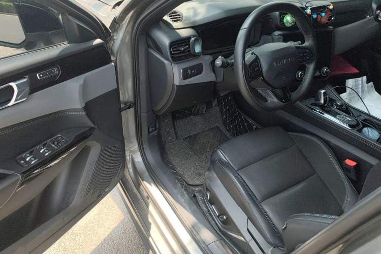 Used Lynk & Co 03 2022 2.0TD DCT JingPro Driver Seat