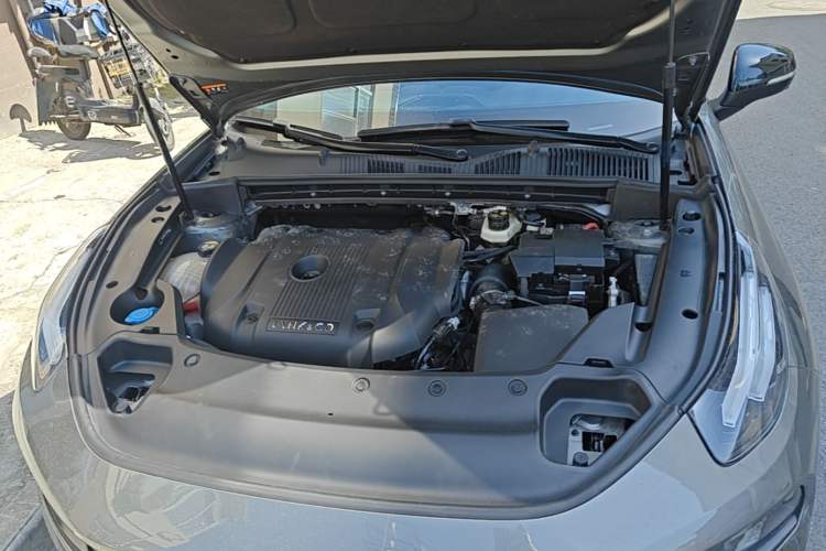 Used Lynk & Co 03 2022 2.0TD DCT JingPro Engine Bay