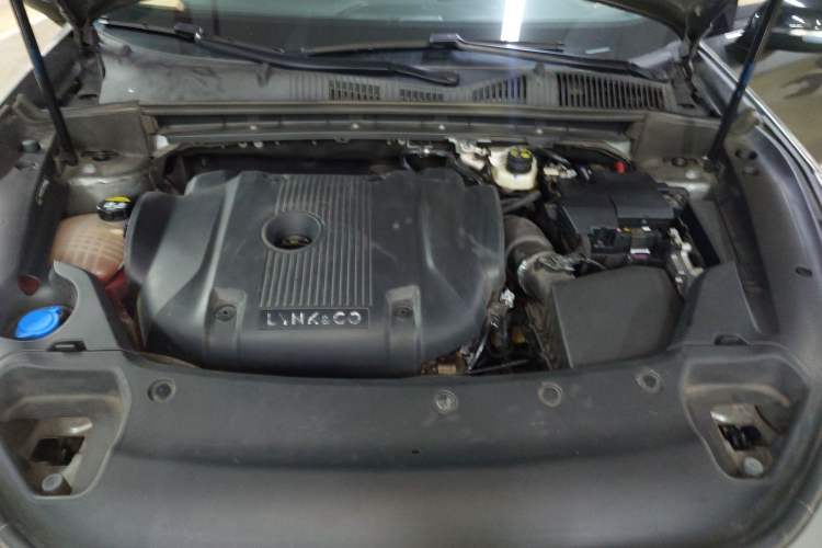 Used Lynk & Co 03 2022 2.0TD DCT JingPro Engine Bay