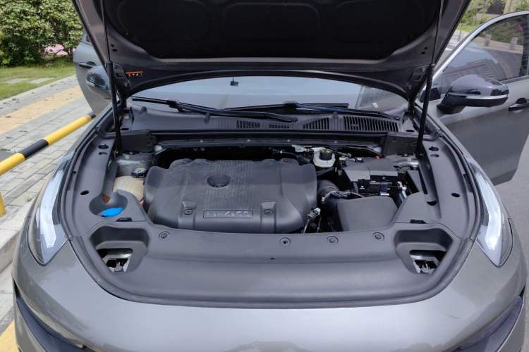 Used Lynk & Co 03 2022 2.0TD DCT JingPro Engine Bay