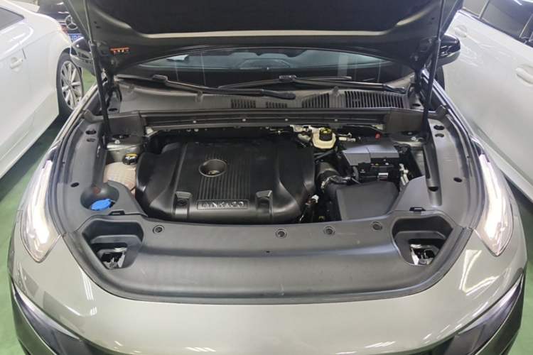 Used Lynk & Co 03 2022 2.0TD DCT JingPro Engine Bay