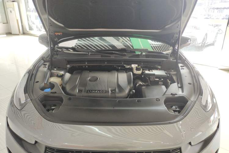 Used Lynk & Co 03 2022 2.0TD DCT JingPro Engine Bay