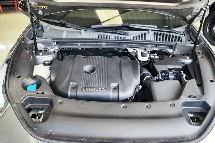 Used Lynk & Co 03 2022 2.0TD DCT JingPro Engine Bay