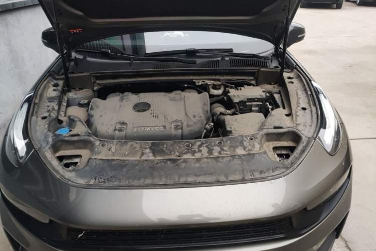 Used Lynk & Co 03 2022 2.0TD DCT JingPro Engine Bay