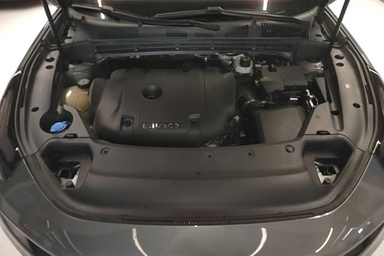 Used Lynk & Co 03 2022 2.0TD DCT JingPro Engine Bay
