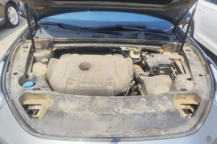 Used Lynk & Co 03 2022 2.0TD DCT JingPro Engine Bay