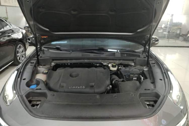 Used Lynk & Co 03 2022 2.0TD DCT JingPro Engine Bay