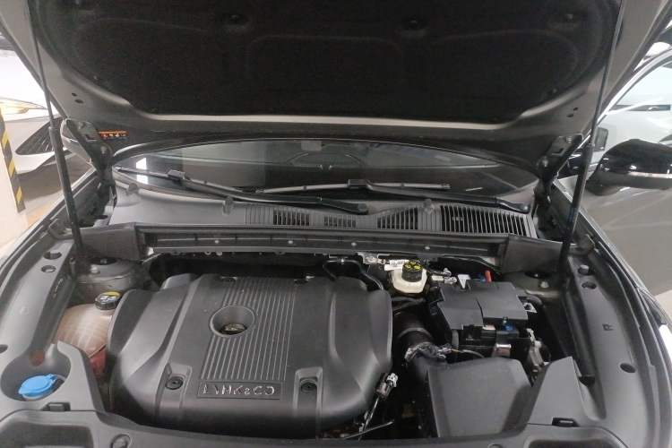 Used Lynk & Co 03 2022 2.0TD DCT JingPro Engine Bay
