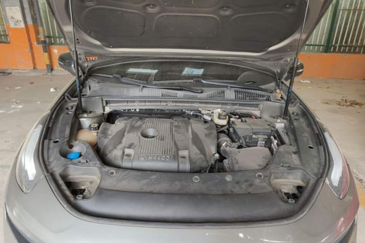 Used Lynk & Co 03 2022 2.0TD DCT JingPro Engine Bay