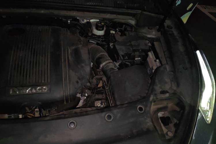 Used Lynk & Co 03 2022 1.5TD DCT JingPro Engine Bay Left