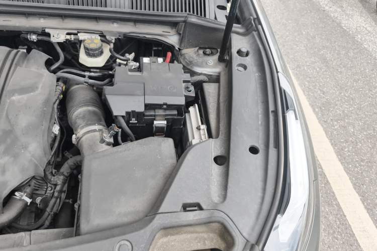 Used Lynk & Co 03 2022 1.5TD DCT JingPro Engine Bay Left