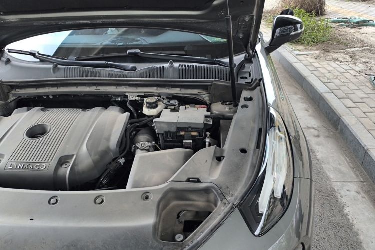 Used Lynk & Co 03 2022 2.0TD DCT JingPro Engine Bay Left