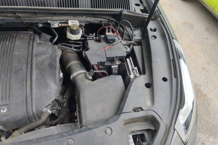 Used Lynk & Co 03 2022 1.5TD DCT JingPro Engine Bay Left