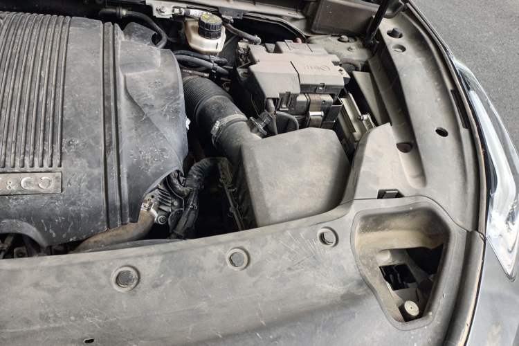 Used Lynk & Co 03 2022 1.5TD DCT JingPro Engine Bay Left