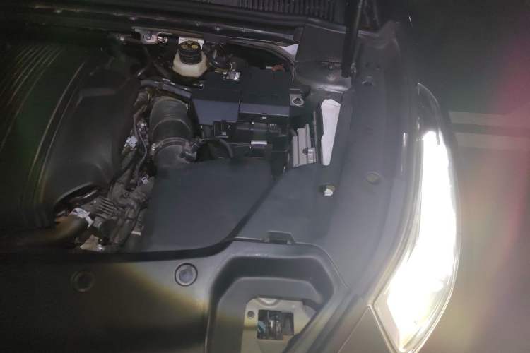 Used Lynk & Co 03 2022 1.5TD DCT JingPro Engine Bay Left