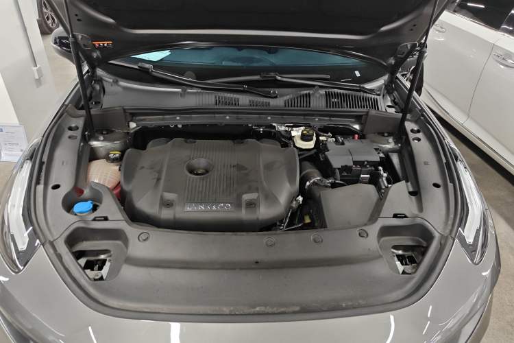 Used Lynk & Co 03 2022 2.0TD DCT JingPro Engine Bay