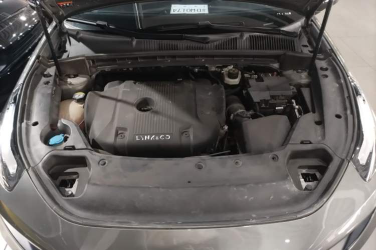 Used Lynk & Co 03 2022 2.0TD DCT JingPro Engine Bay