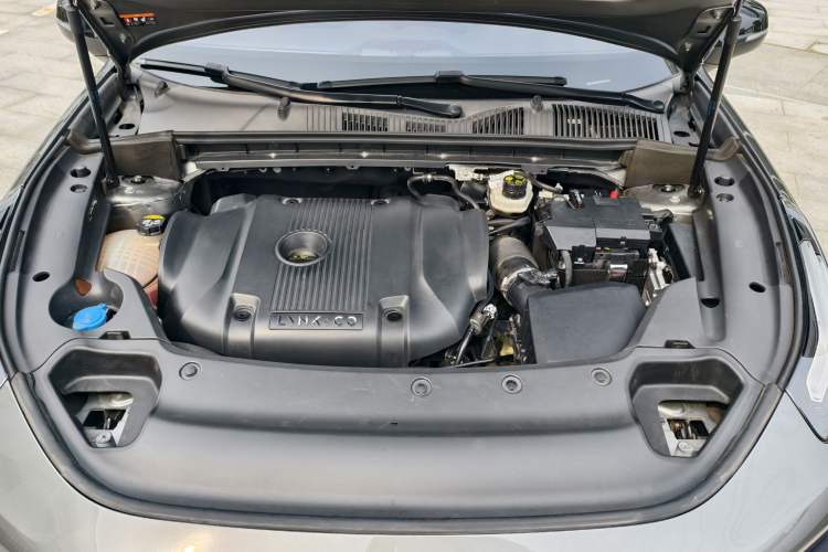 Used Lynk & Co 03 2022 2.0TD DCT JingPro Engine Bay