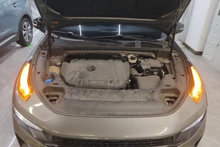 Used Lynk & Co 03 2022 2.0TD DCT JingPro Engine Bay