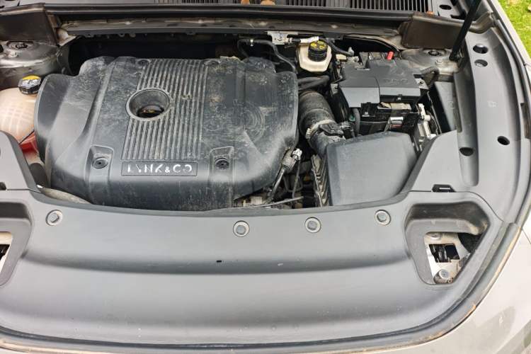Used Lynk & Co 03 2022 2.0TD DCT JingPro Engine Bay