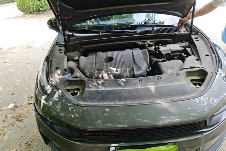 Used Lynk & Co 03 2022 2.0TD DCT GenioPlus Engine Bay Right
