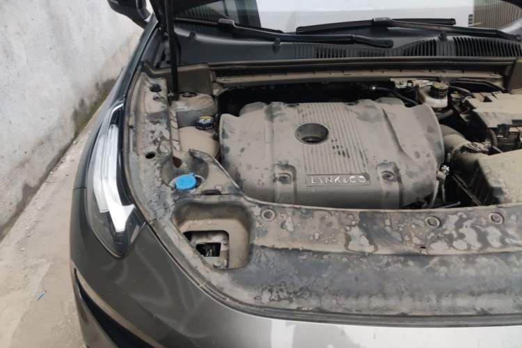 Used Lynk & Co 03 2022 2.0TD DCT JingPro Engine Bay Right