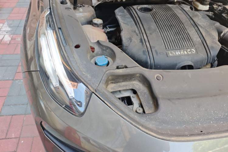 Used Lynk & Co 03 2022 1.5TD DCT JingPro Engine Bay Right