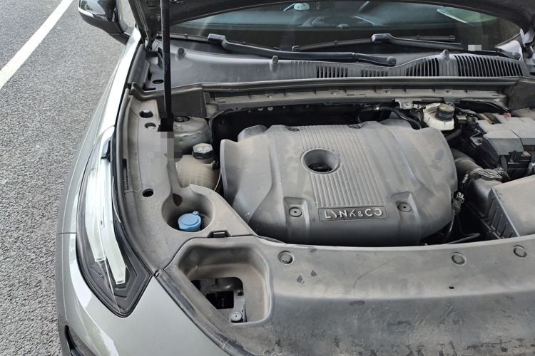 Used Lynk & Co 03 2022 2.0TD DCT JingPro Engine Bay Right