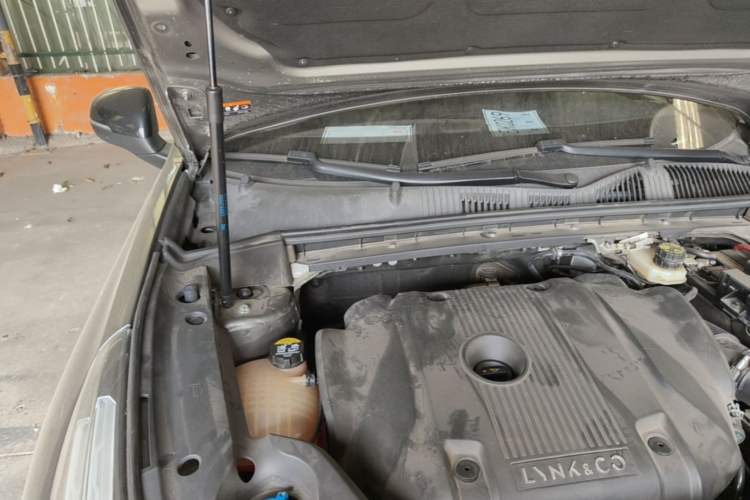 Used Lynk & Co 03 2022 2.0TD DCT JingPro Engine Bay Right
