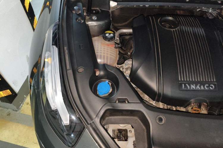 Used Lynk & Co 03 2022 1.5TD DCT JingPro Engine Bay Right