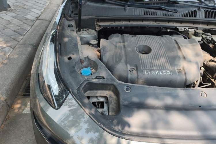 Used Lynk & Co 03 2022 2.0TD DCT JingPro Engine Bay Right