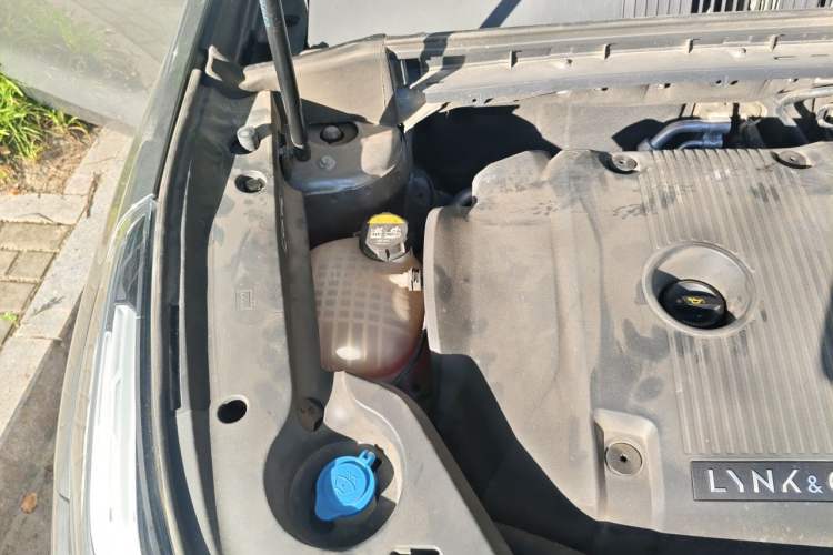 Used Lynk & Co 03 2022 2.0TD DCT GenioPlus Engine Bay Right