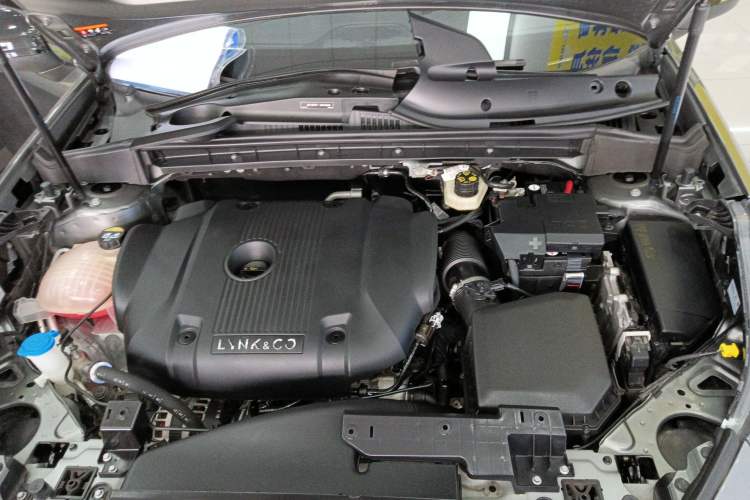 Used Lynk & Co 03 2022 2.0TD DCT JingPro Engine Bay
