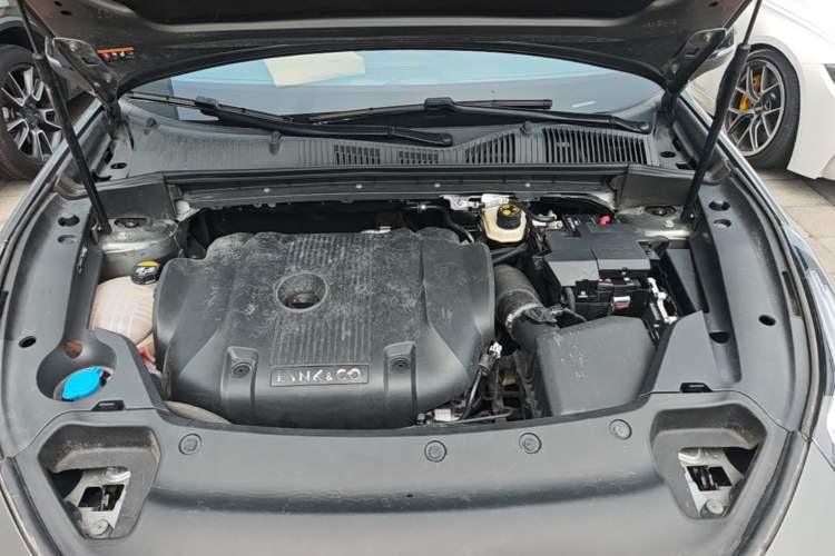 Used Lynk & Co 03 2022 2.0TD DCT JingPro Engine Bay