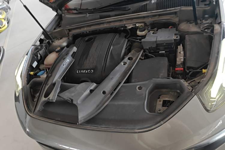 Used Lynk & Co 03 2022 1.5TD DCT JingPro Engine Bay