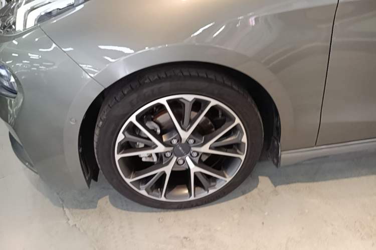 Used Lynk & Co 03 2022 2.0TD DCT JingPro Exterior 4