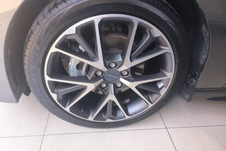 Used Lynk & Co 03 2022 2.0TD DCT JingPro Exterior 4