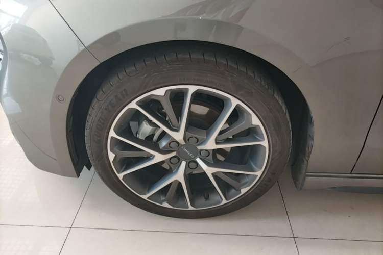 Used Lynk & Co 03 2022 1.5TD DCT JingPro Exterior 4