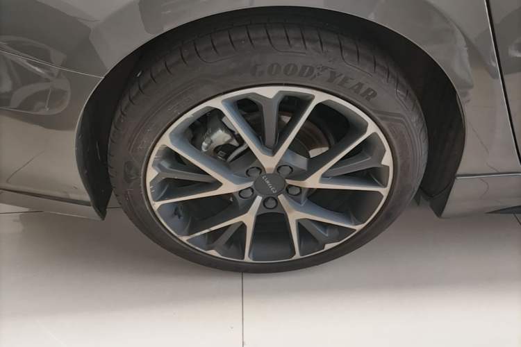 Used Lynk & Co 03 2022 1.5TD DCT JingPro Exterior 5