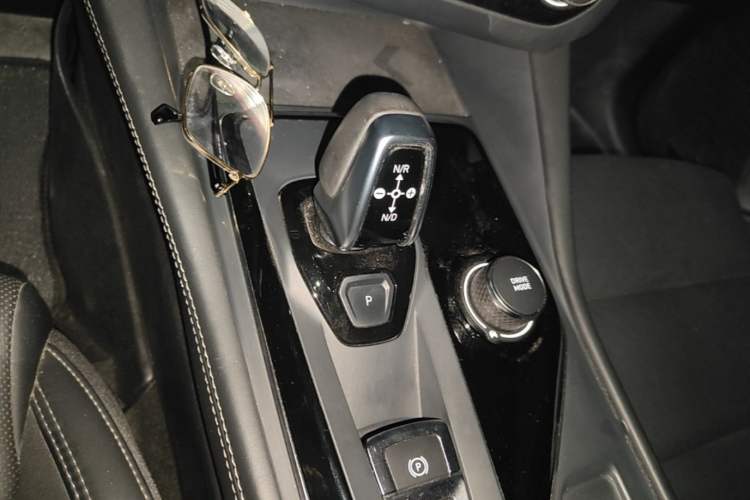 Used Lynk & Co 03 2022 1.5TD DCT JingPro Gear Lever