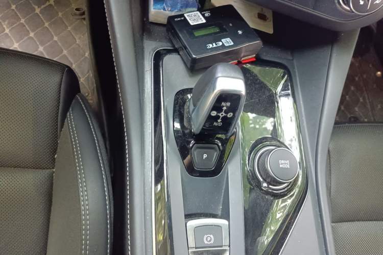Used Lynk & Co 03 2022 1.5TD DCT JingPro Gear Lever